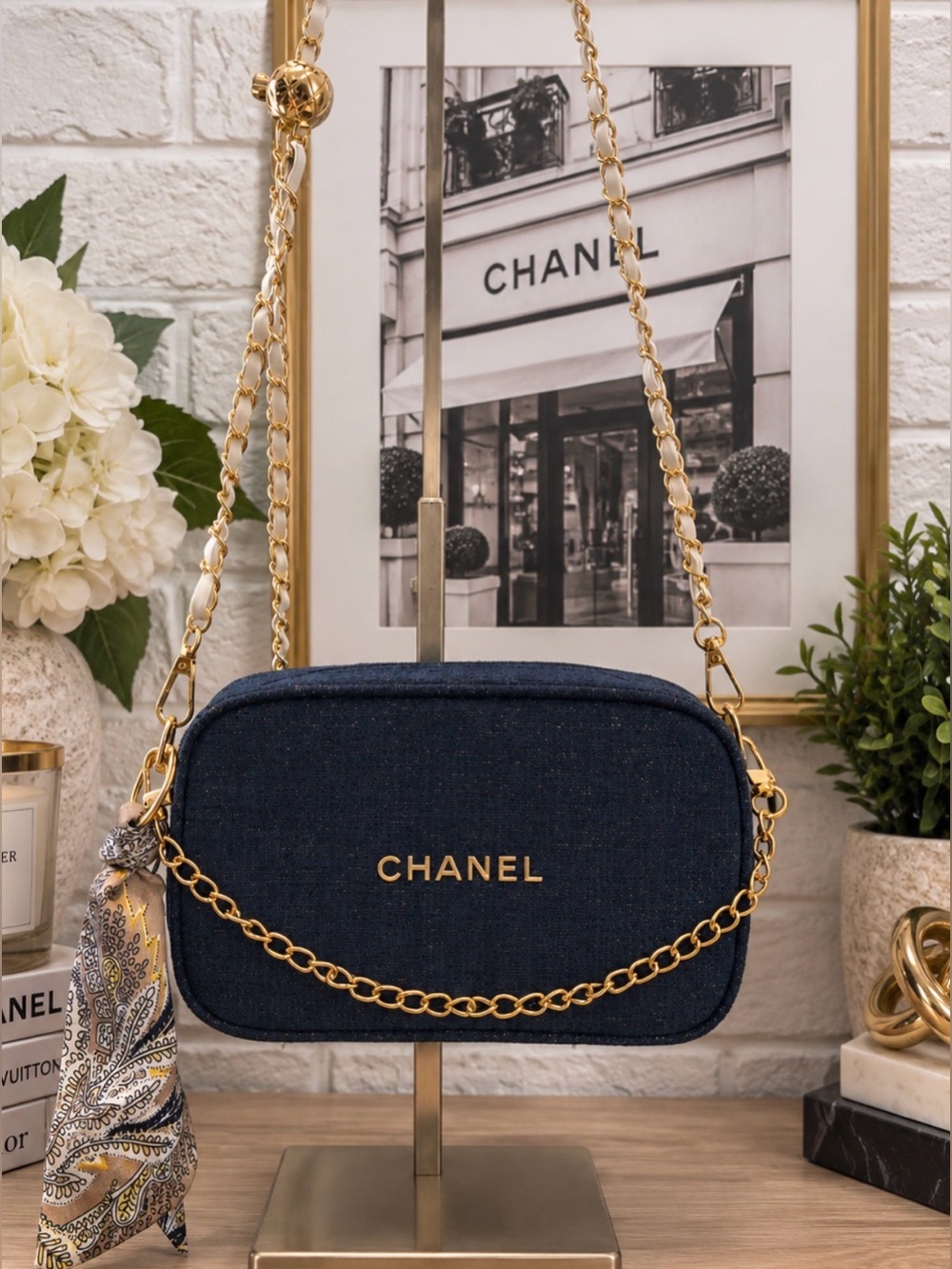 CHANEL Navy Cosmetic/Beauty Bag GWP VIP item NWOT